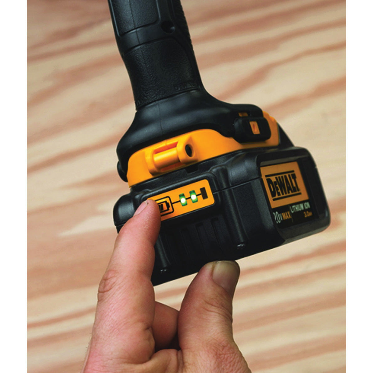 DeWALT DCB200 Rechargeable Battery Pack, 20 V Battery, 3 Ah