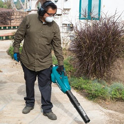 Makita XBU02PT Cordless Blower Kit, Battery Included, 5 Ah, 18 V, Lithium-Ion, 6-Speed, 473 cfm Air, 28 min Run Time