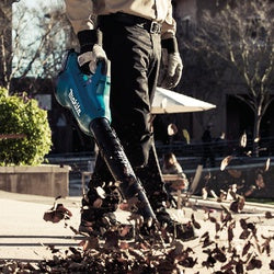 Makita XBU02PT Cordless Blower Kit, Battery Included, 5 Ah, 18 V, Lithium-Ion, 6-Speed, 473 cfm Air, 28 min Run Time