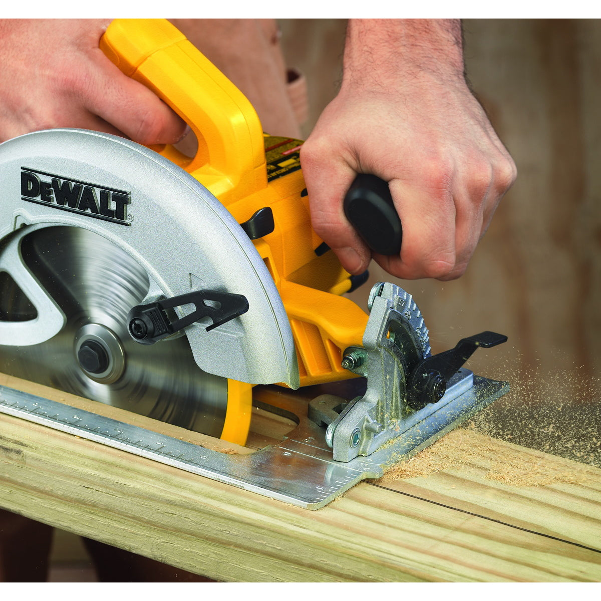 DeWALT DWE575 Corded 7-1/4" Lightweight Circular Saw
