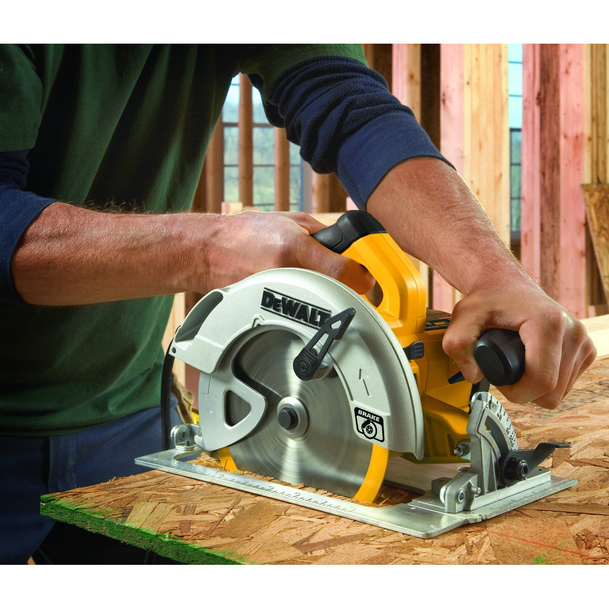 DeWALT DWE575SB Corded 7-1/4" Lightweight Circular Saw w/Electric Brake