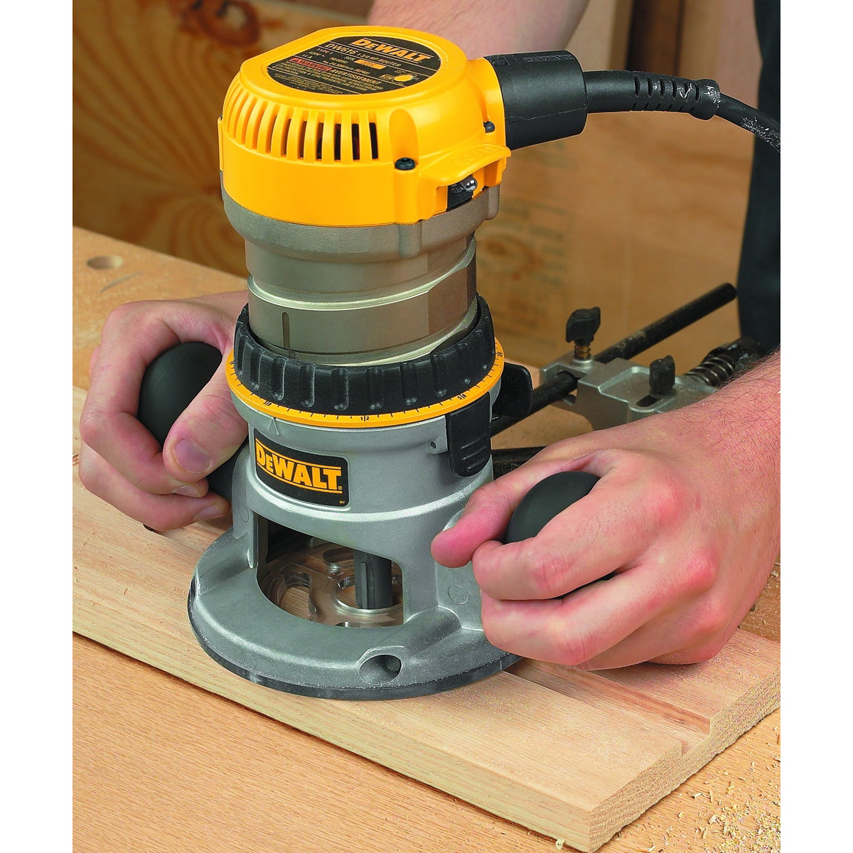 DeWALT DW616 Corded 1-3/4HP Fixed Base Router