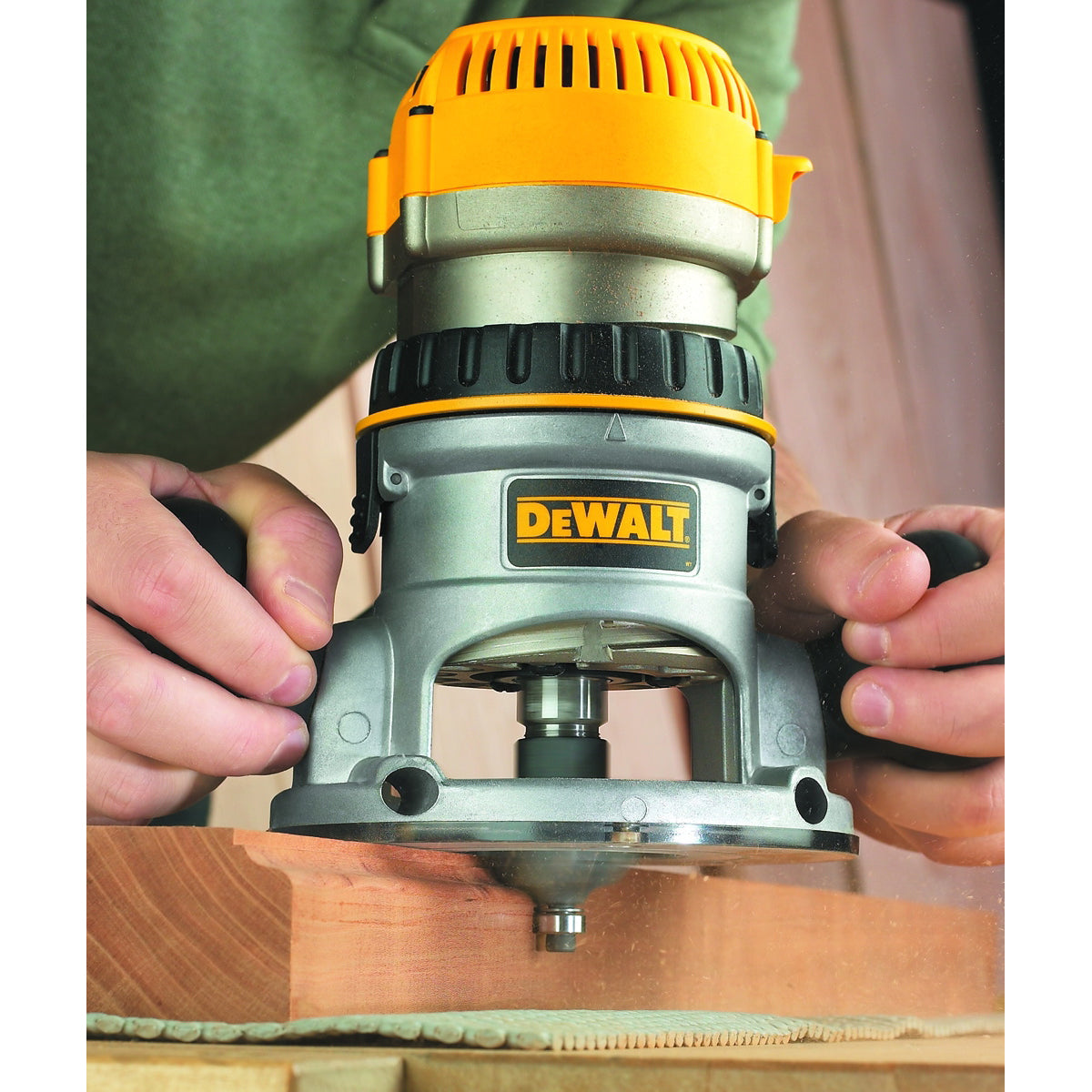 DeWALT DW616 Corded 1-3/4HP Fixed Base Router