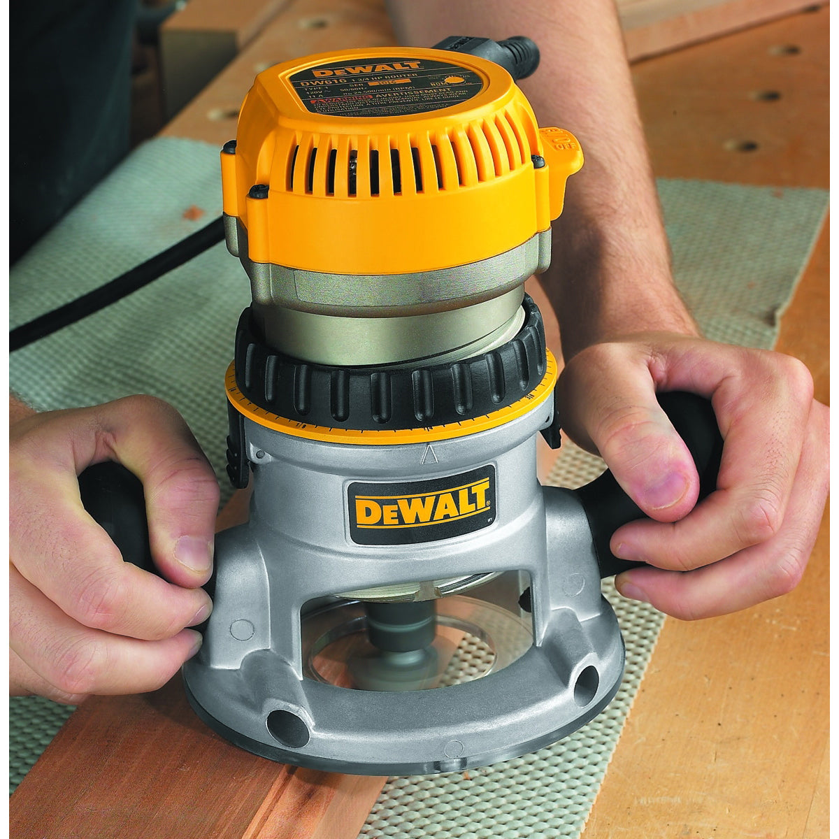DeWALT DW616 Corded 1-3/4HP Fixed Base Router