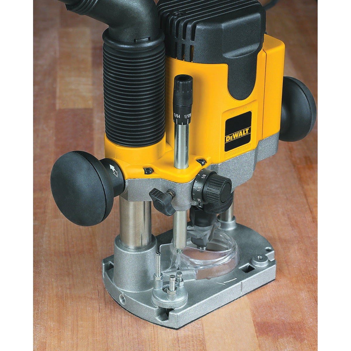 DeWALT DW621 Corded 2HP EVS Plunge Router