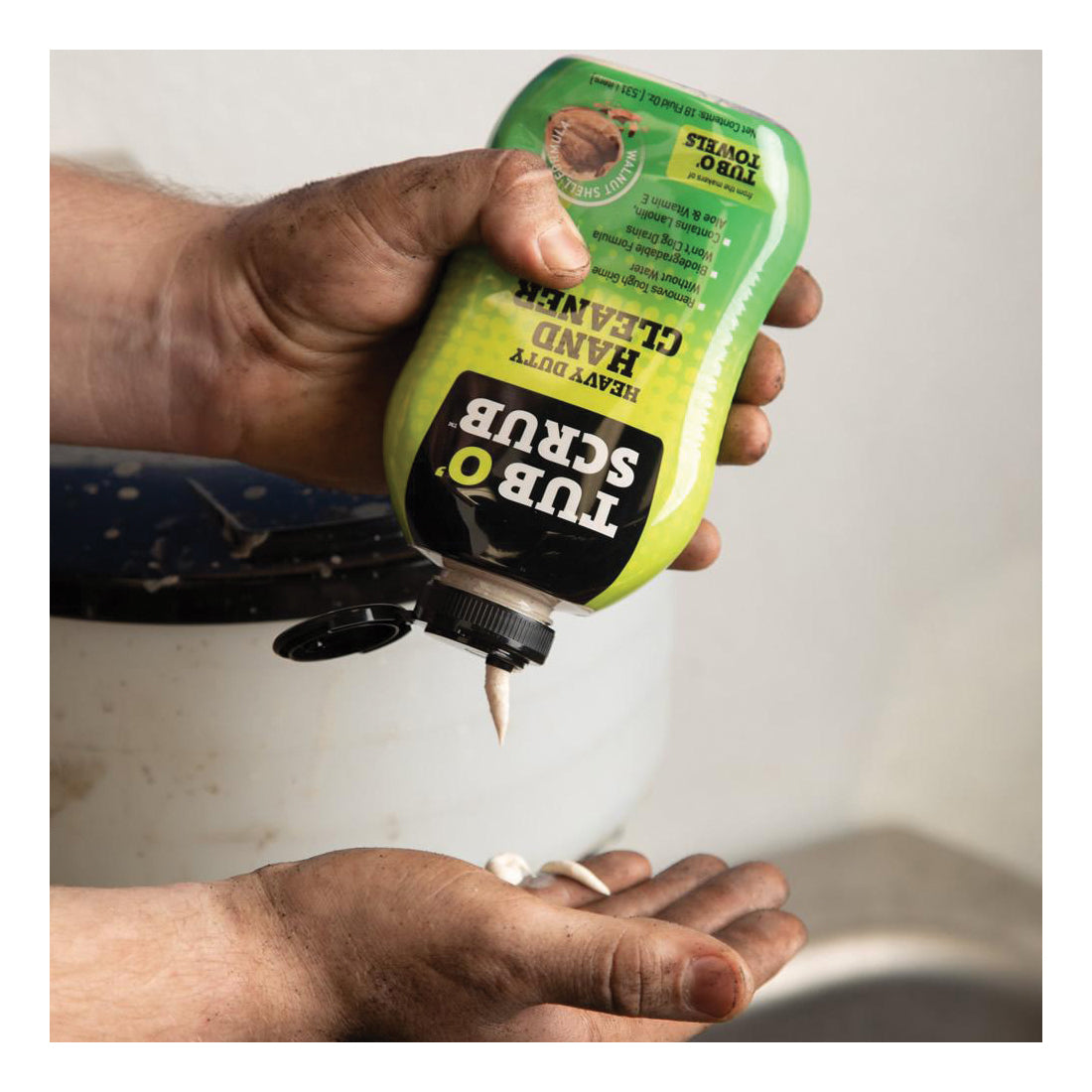 Tub O&#39;Scrub TS18 Heavy-Duty Hand Cleaner, Liquid, Brown, Mild Citrus, 18 oz Bottle