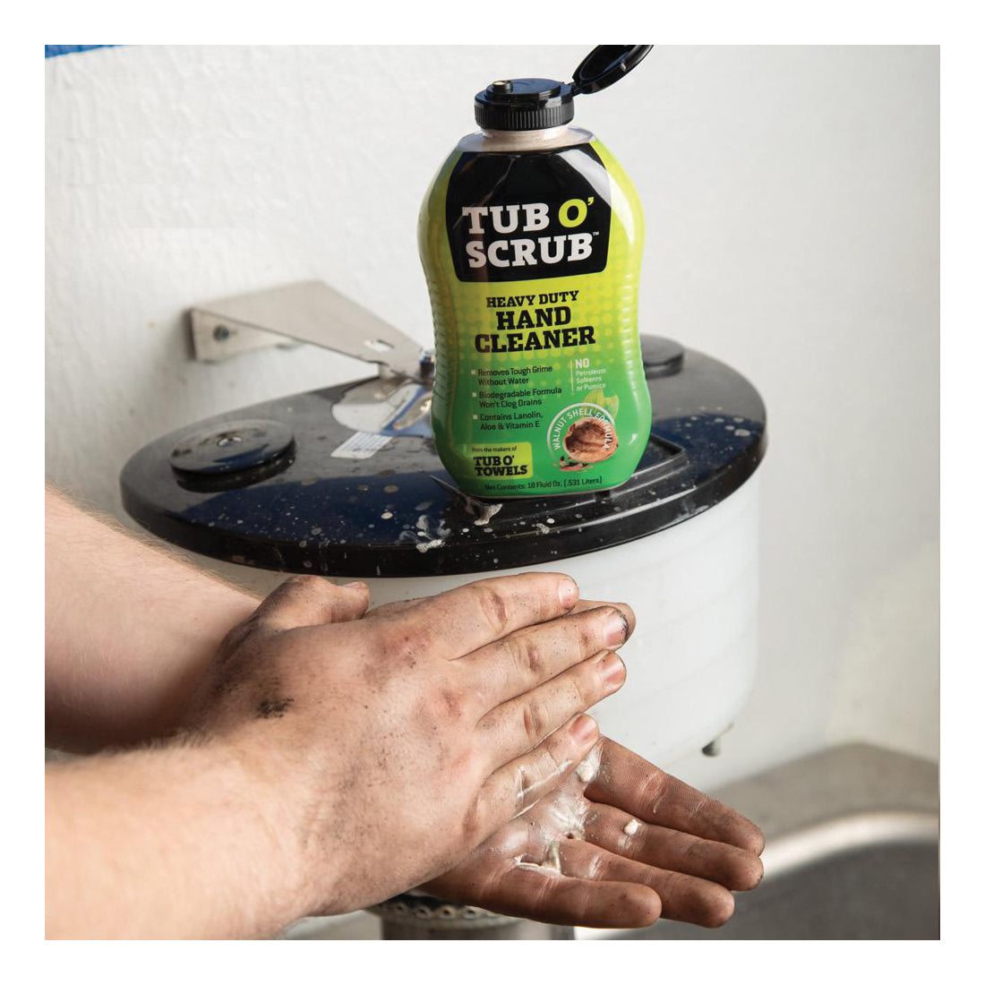 Tub O&#39;Scrub TS18 Heavy-Duty Hand Cleaner, Liquid, Brown, Mild Citrus, 18 oz Bottle