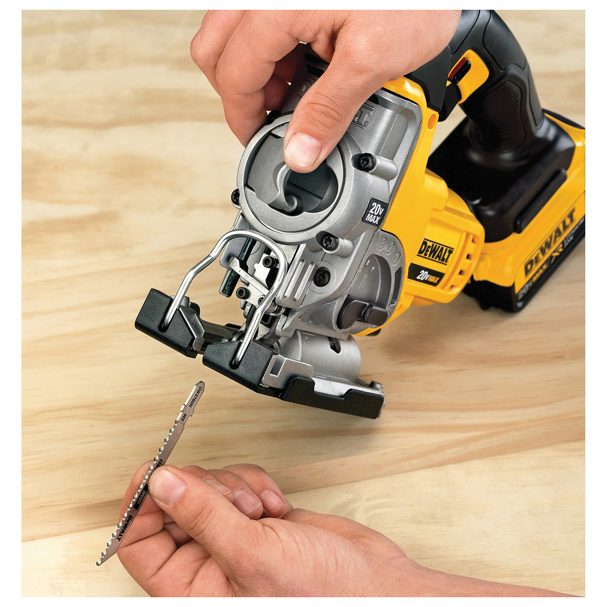 DeWALT DCS331M1 20V Max Jig Saw Kit (Includes 20V Max 4.0ah Battery, Charger, Blade, and Kit Bag)