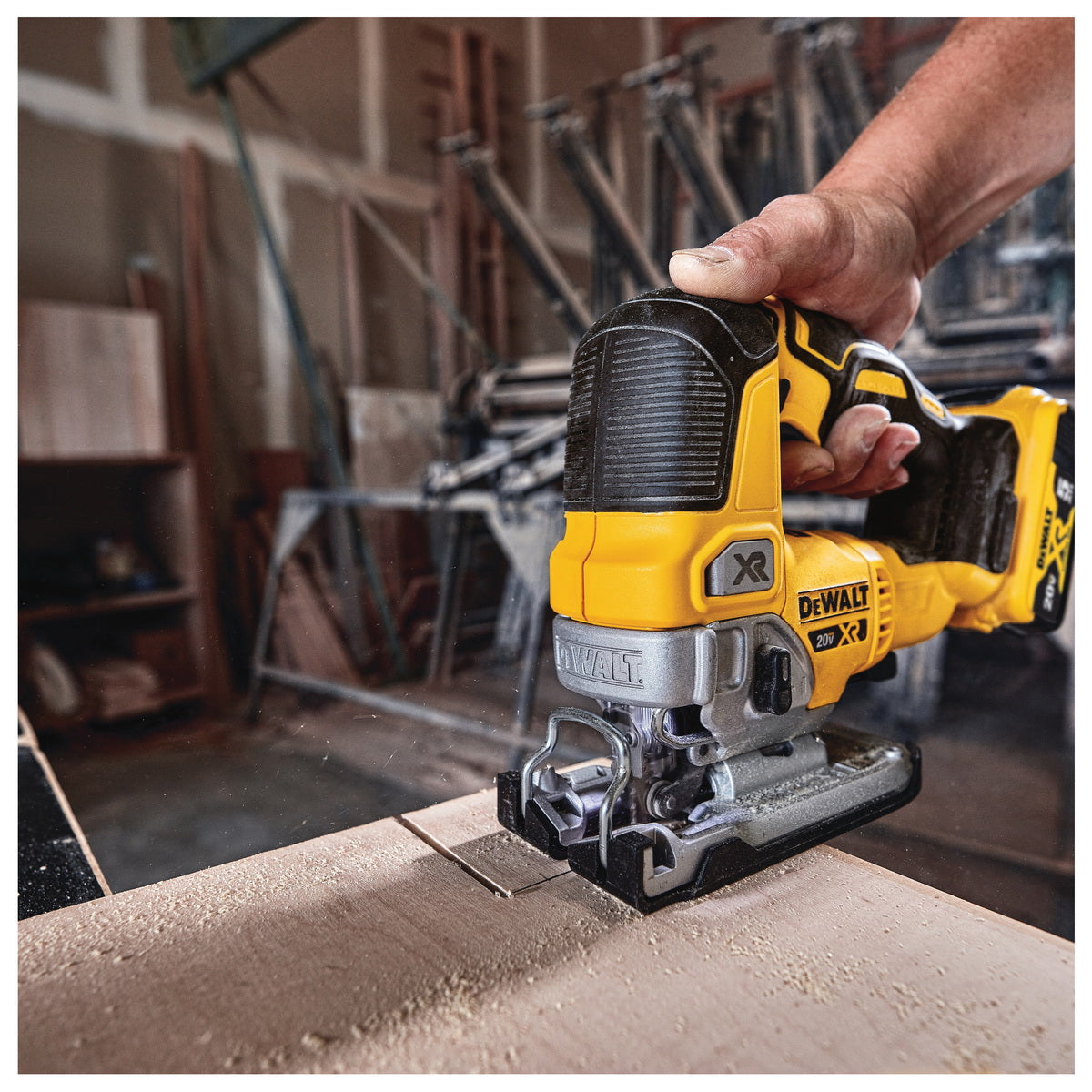 DeWALT DCS334P1 20V Max XR Cordless Jig Saw Kit (Includes 20V Max 5.0ah Battery, Charger, Blade, and Kit Box)