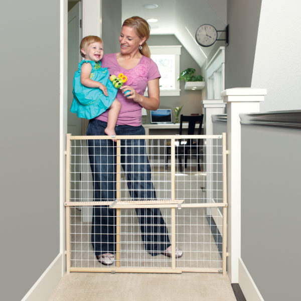 North States 4618A Wire Mesh Gate, Wood, Vinyl Coated, 32 in H x 29-1/2 to 50 in W Dimensions