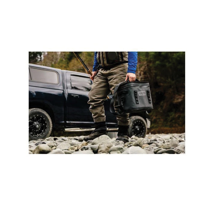 Yeti Hopper Flip 12, 18010110002 Soft Cooler, 13 Can capacity, Dryhide Fabric, Charcoal