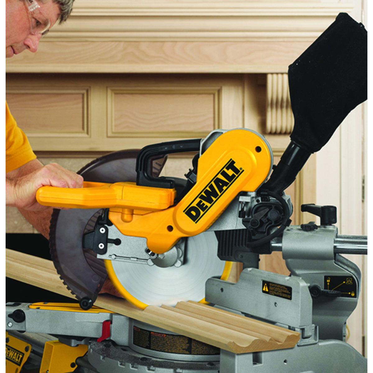 DeWALT DW717 Miter Saw, 120 V, 15 A, 10 in Dia Blade, 2 x 12 in at 45 deg, 2 x 12 in at 90 deg Cutting Capacity