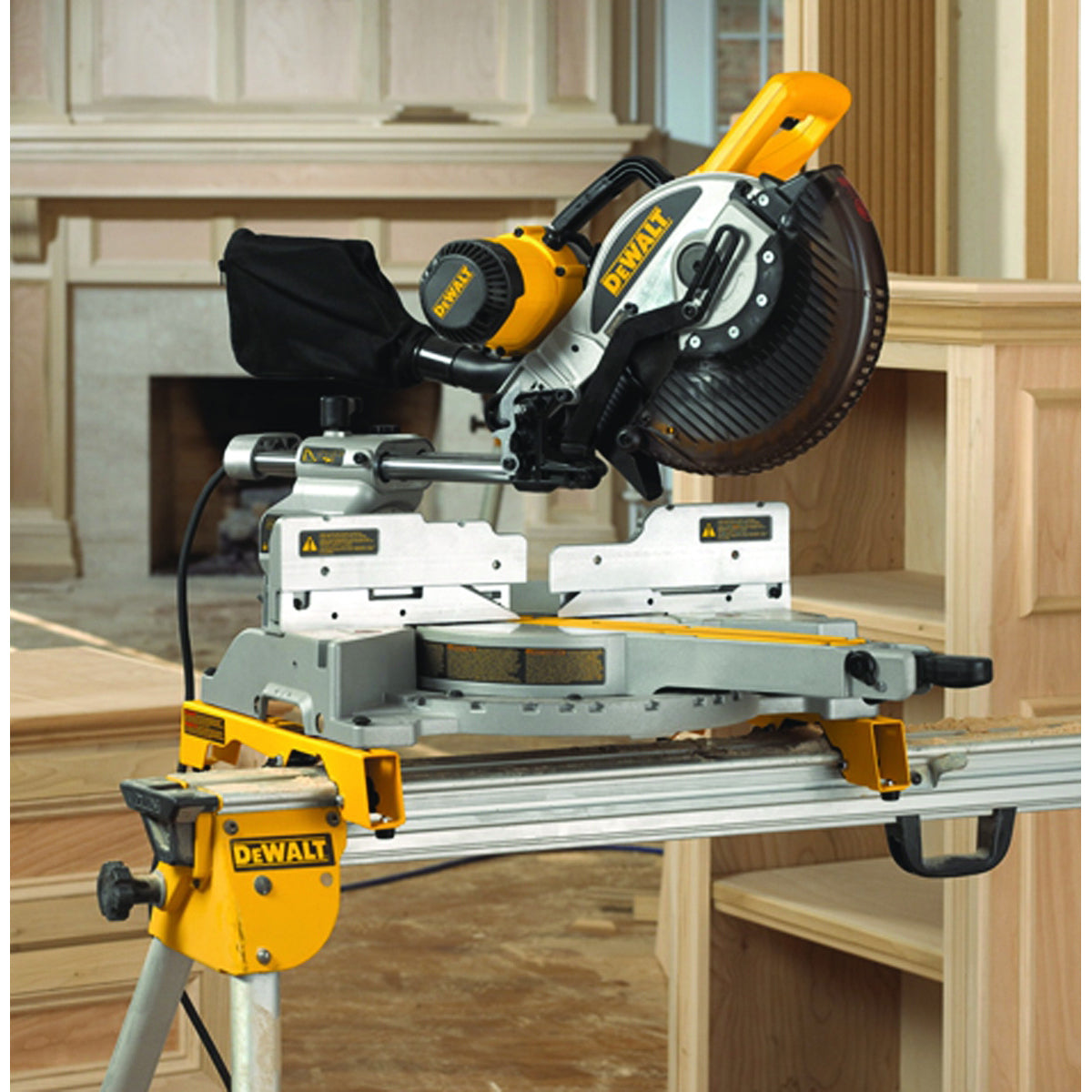 DeWALT DW717 Miter Saw, 120 V, 15 A, 10 in Dia Blade, 2 x 12 in at 45 deg, 2 x 12 in at 90 deg Cutting Capacity