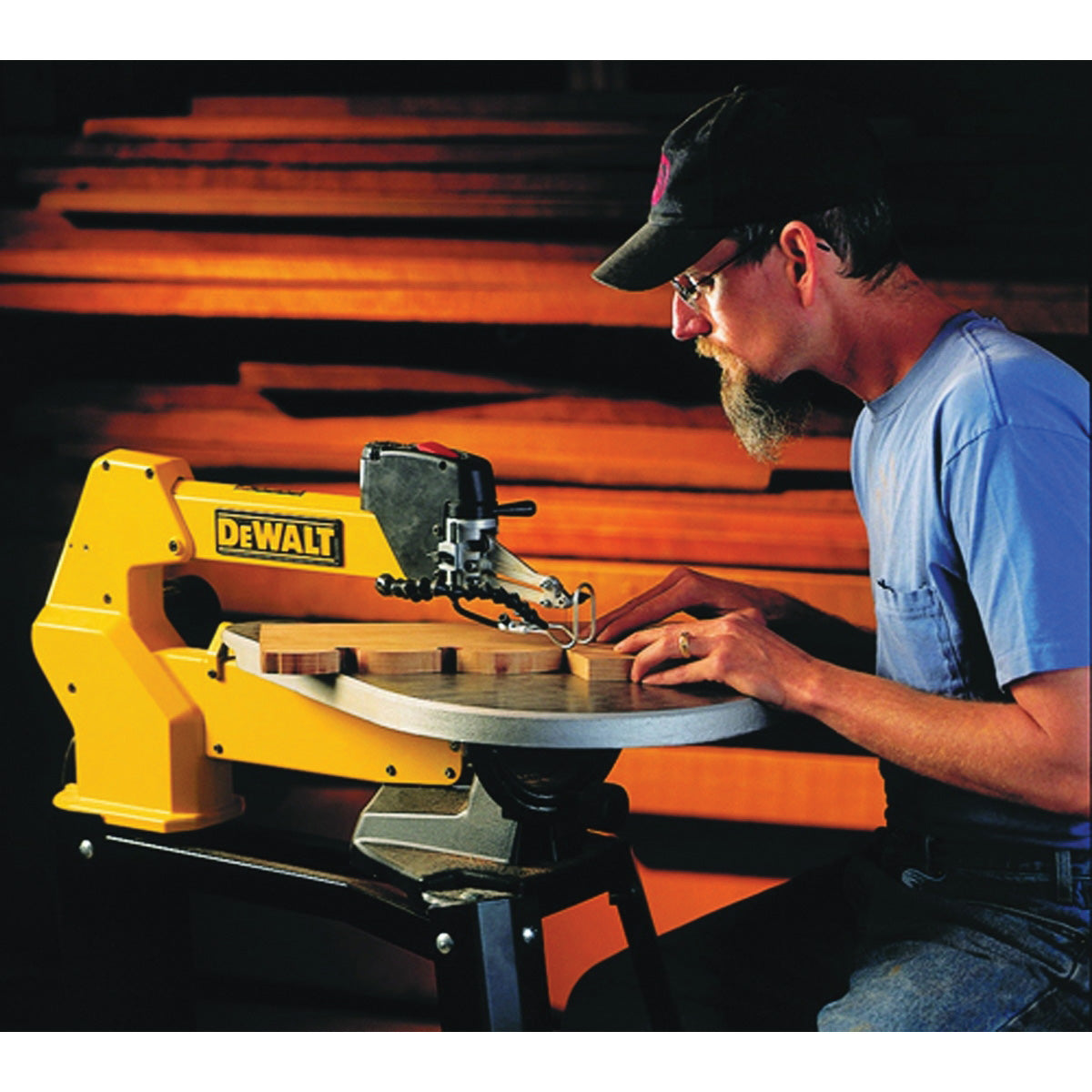DeWALT DW788 Corded 20" Variable-Speed Scroll Saw