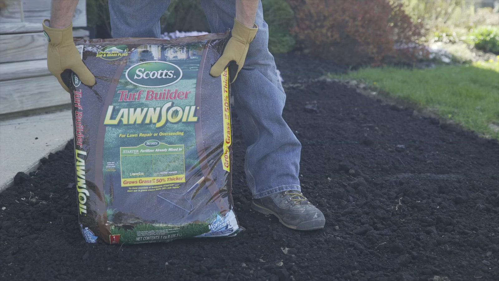 Scotts LawnSoil With Fertilizer 1.5 CU FT (79559750)